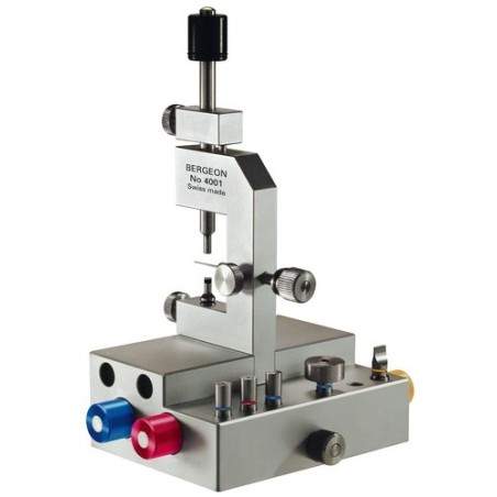 Utensile stringi chausses multiuso