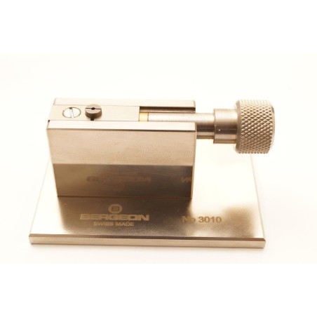 Utensile per stringere sfere e corone