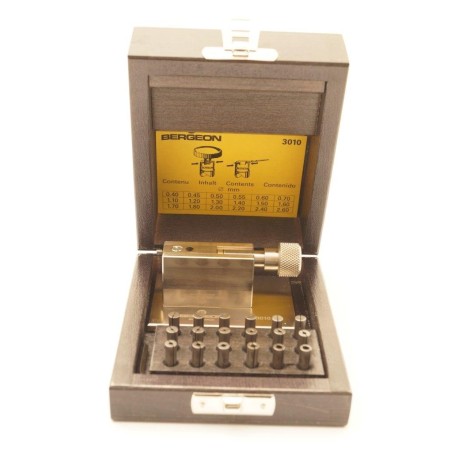 Utensile per stringere sfere e corone