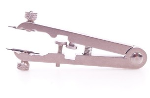 Pinza per posare i bracciali